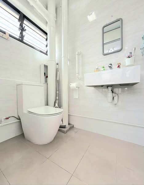 231 Bishan Street 23, 231 Bishan Street 23, 4 Bedrooms, 1,593 sqft, HDB Flat For Sale, by Melina Yap, 500215659 - Bathroom - PropertyGuru.com.sg