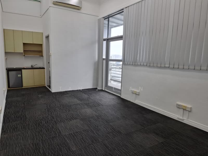 Northstar @ Amk, 7030 Ang Mo Kio Avenue 5, 538 sqft, Light Industrial (B1) For Sale, by Tan Jilian, 500215662 - Pantry w sink and cabinets - CommercialGuru.com.sg