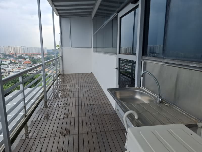 Northstar @ Amk, 7030 Ang Mo Kio Avenue 5, 538 sqft, Light Industrial (B1) For Sale, by Tan Jilian, 500215662 - Balcony - CommercialGuru.com.sg