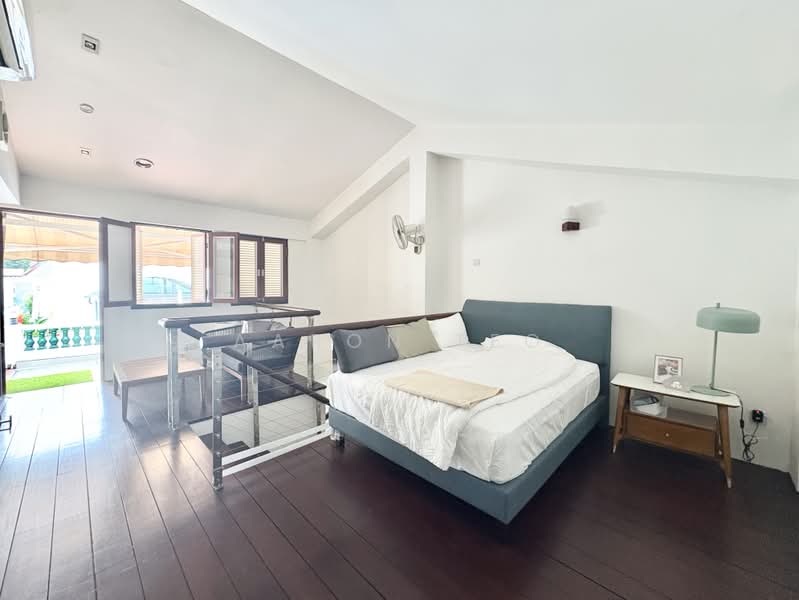 4 Spottiswoode Park Road, Spottiswoode Park Road, 2 Bedrooms, 2,000 sqft, Shophouse For Rent, by Aaron Teo, 500215666 - Bedroom - PropertyGuru.com.sg