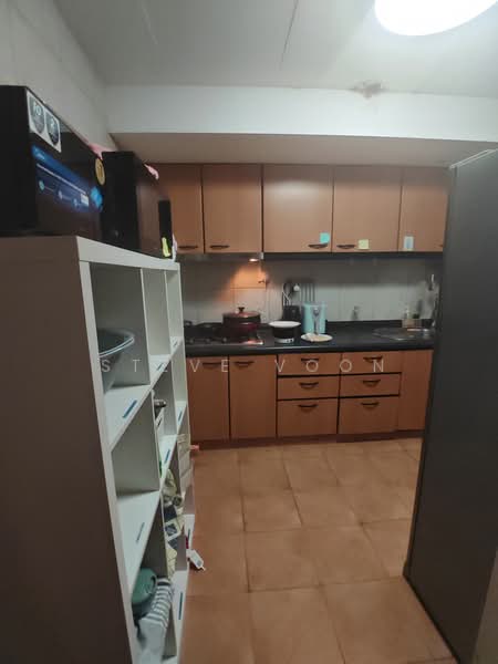 UE Square, 207 River Valley Road, Room Rental, 200 sqft, Apartment For Rent, by Steve Voon, 500215668 - Kitchen - PropertyGuru.com.sg