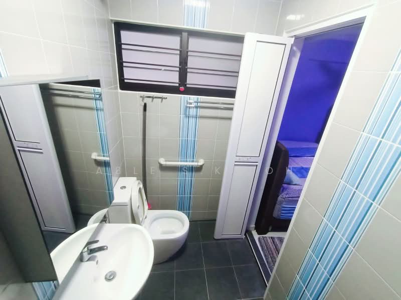 241 Hougang Street 22, 241 Hougang Street 22, Room Rental, 150 sqft, HDB Flat For Rent, by Able S.K Toh, 500215669 - Bathroom - PropertyGuru.com.sg