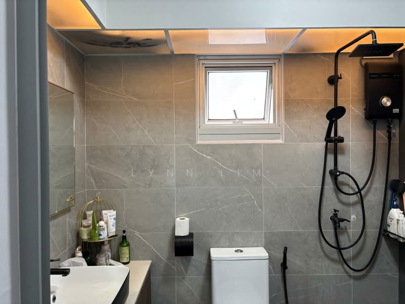 162C Rivervale Crescent, 162C Rivervale Crescent, 3 Bedrooms, 1,001 sqft, HDB Flat For Sale, by Lynn Lim, 500215685 - Bathroom - PropertyGuru.com.sg