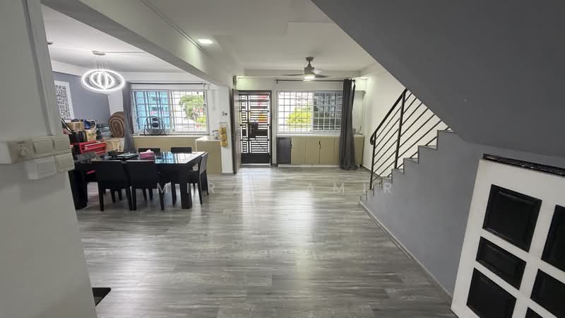 207 Choa Chu Kang Central, 207 Choa Chu Kang Central, 3 Bedrooms, 1,572 sqft, HDB Flat For Sale, by Mirza Amir, 500215688 - Living Room - PropertyGuru.com.sg