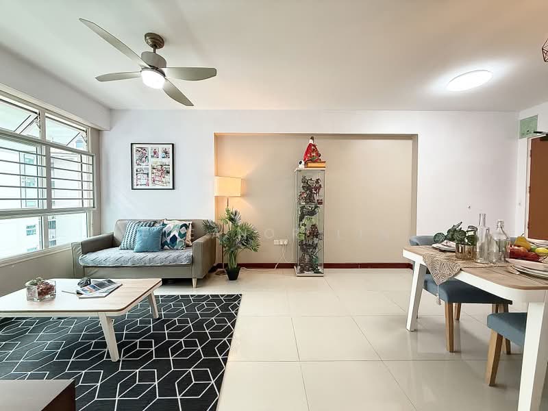 663B Punggol Drive, 663B Punggol Drive, 3 Bedrooms, 969 sqft, HDB Flat For Sale, by Eleanor Lin, 500215690 - Living Room - PropertyGuru.com.sg