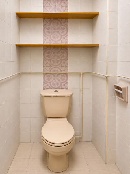 98 Lorong 1 Toa Payoh, 98 Lorong 1 Toa Payoh, 2 Bedrooms, 731 sqft, HDB Flat For Sale, by Daliana Abdullah, 500215692 - Bathroom - PropertyGuru.com.sg
