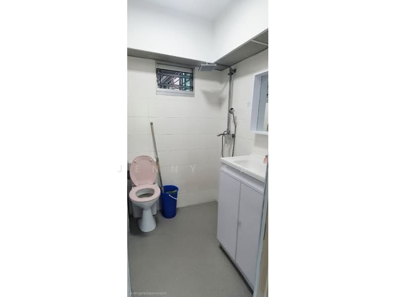 443 Yishun Avenue 11, 443 Yishun Avenue 11, Room Rental, 100 sqft, HDB Flat For Rent, by Jenny Tan, 500215693 - Bathroom - PropertyGuru.com.sg