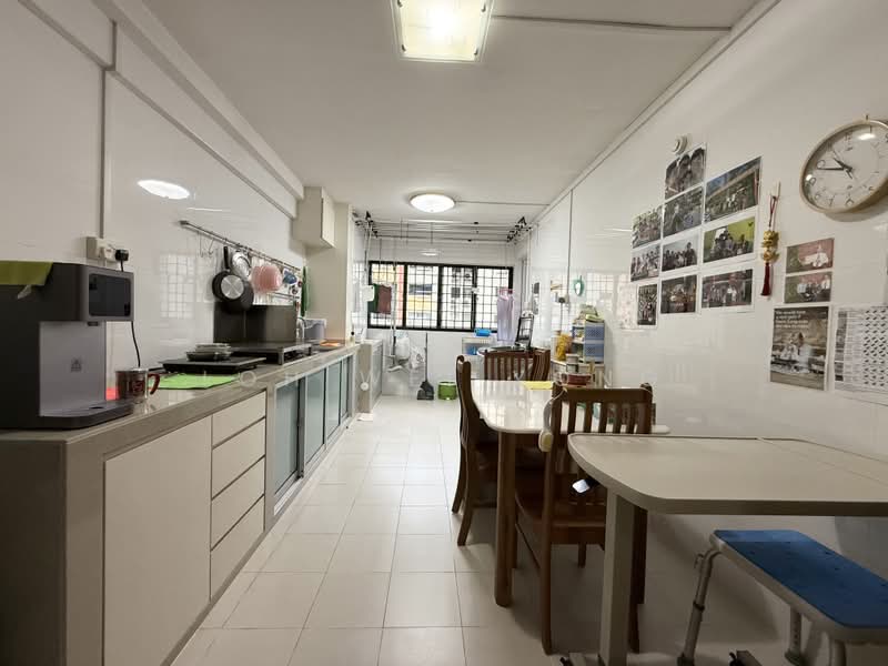 729 Clementi West Street 2, 729 Clementi West Street 2, Room Rental, 180 sqft, HDB Flat For Rent, by Loh Wei Yong, 500215705 - Kitchen - PropertyGuru.com.sg