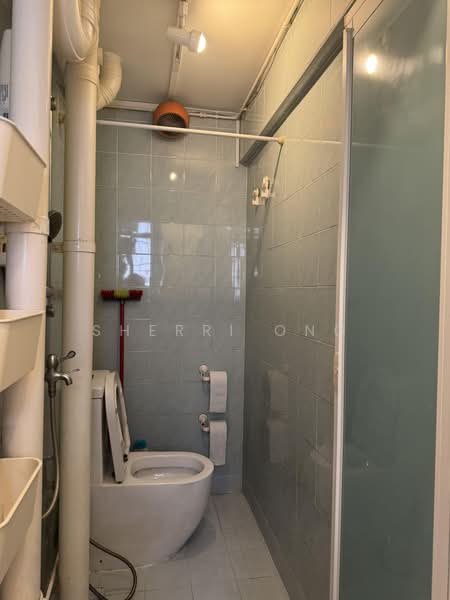 9 Jalan Batu, 9 Jalan Batu, 2 Bedrooms, 516 sqft, HDB Flat For Sale, by Sherri Ong, 500215708 - Bathroom - PropertyGuru.com.sg