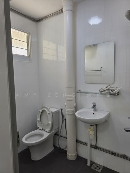 430 Ang Mo Kio Avenue 3, 430 Ang Mo Kio Avenue 3, 3 Bedrooms, 1,280 sqft, HDB Flat For Rent, by Amy Zeng 房姐姐, 500215717 - Bathroom - PropertyGuru.com.sg