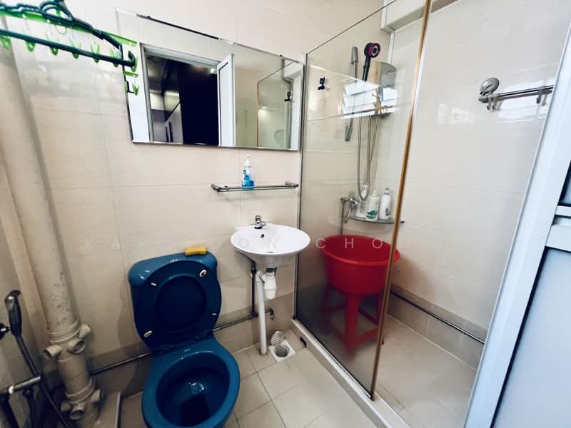 205 Tampines Street 21, 205 Tampines Street 21, Room Rental, 150 sqft, HDB Flat For Rent, by Kar Loon Choong, 500215753 - Bathroom - PropertyGuru.com.sg