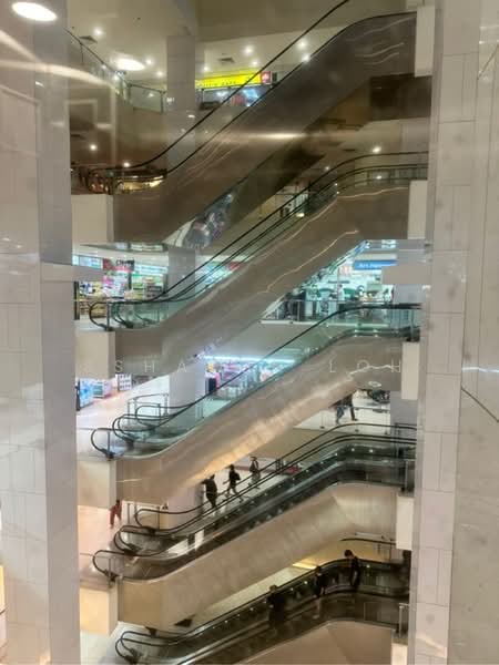 Lucky Plaza, , 1,184 sqft, Mall Shop For Rent, by Ssharon Loh, 500215794 - CommercialGuru.com.sg