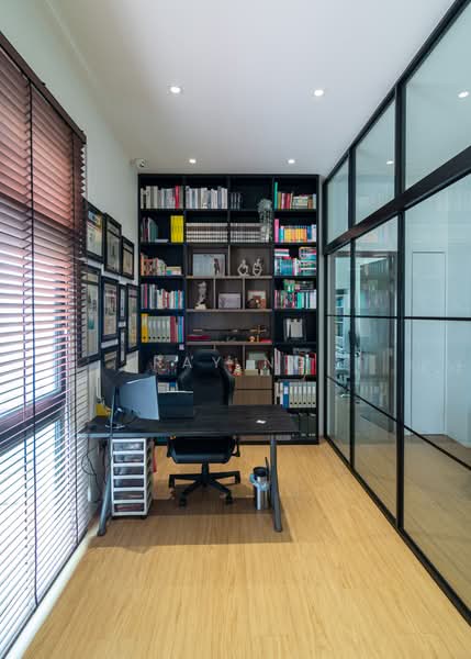 🏰 999-YR Semi-D @ Serangoon Garden | 2-Storey + Attic | Double-Volume Dining & Private Lift, , 7 Bedrooms, 4,107 sqft, Semi-Detached House For Sale, by Ray Ng, 500215806 - Study - PropertyGuru.com.sg