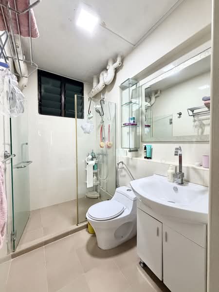 289D Bukit Batok Street 25, 289D Bukit Batok Street 25, 4 Bedrooms, 1,776 sqft, HDB Flat For Sale, by Eddie Xiao, 500215841 - Bathroom - PropertyGuru.com.sg
