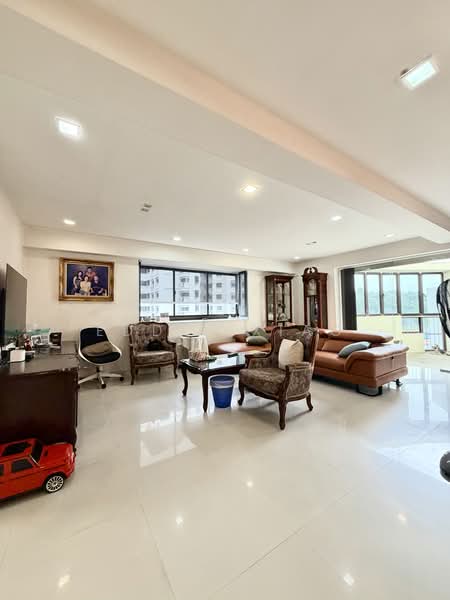 289D Bukit Batok Street 25, 289D Bukit Batok Street 25, 4 Bedrooms, 1,776 sqft, HDB Flat For Sale, by Eddie Xiao, 500215841 - Living Room - PropertyGuru.com.sg