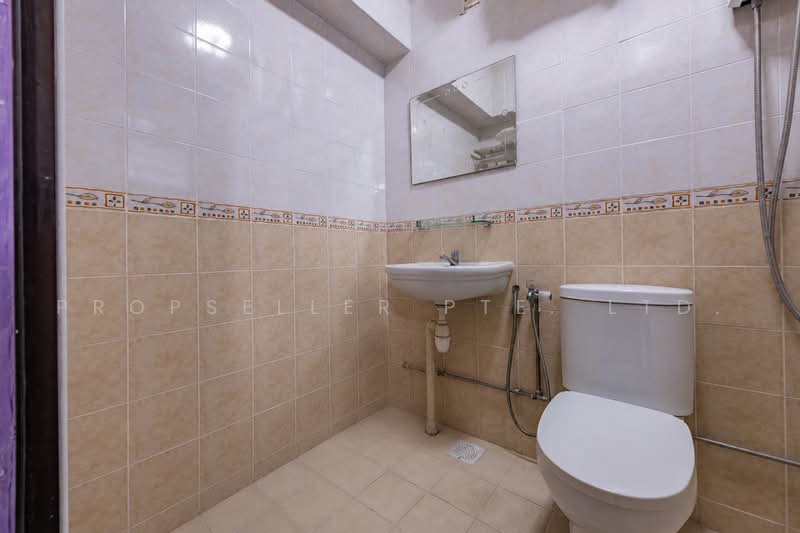 273A Jurong West Avenue 3, 273A Jurong West Avenue 3, 3 Bedrooms, 1,195 sqft, HDB Flat For Sale, by KOH YONG JIAN, 500215843 - Bathroom - PropertyGuru.com.sg