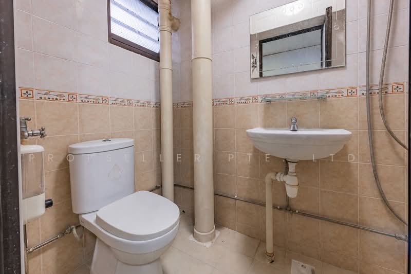 273A Jurong West Avenue 3, 273A Jurong West Avenue 3, 3 Bedrooms, 1,195 sqft, HDB Flat For Sale, by KOH YONG JIAN, 500215843 - Bathroom - PropertyGuru.com.sg