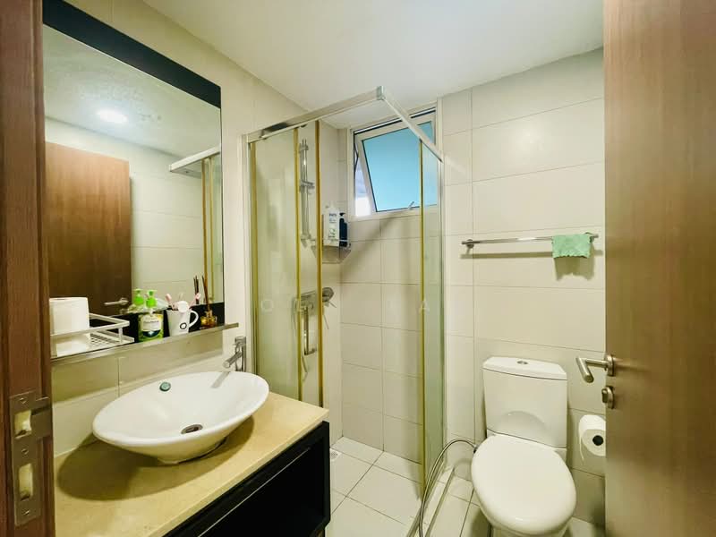 1 Canberra, 13 Canberra Drive, 2 Bedrooms, 903 sqft, Executive Condominium For Rent, by Zola Tan, 500215858 - Bathroom - PropertyGuru.com.sg
