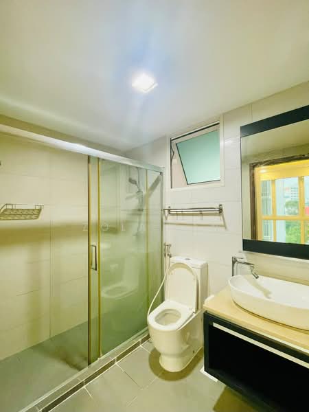 1 Canberra, 13 Canberra Drive, 2 Bedrooms, 903 sqft, Executive Condominium For Rent, by Zola Tan, 500215858 - Bathroom - PropertyGuru.com.sg