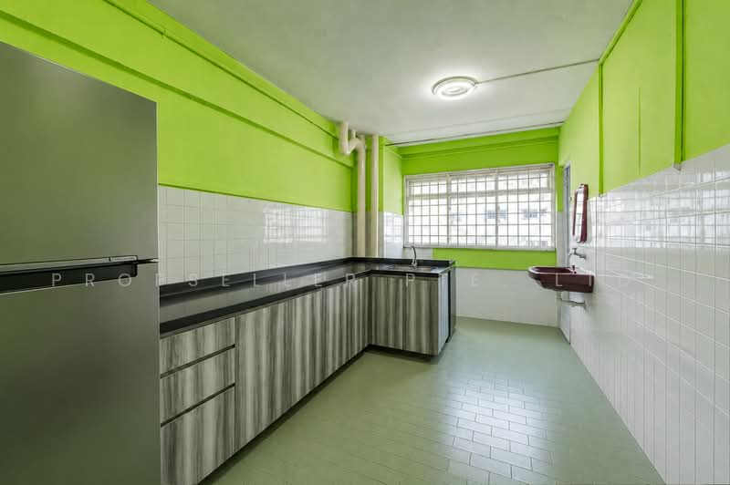 288 Yishun Avenue 6, 288 Yishun Avenue 6, 3 Bedrooms, 904 sqft, HDB Flat For Sale, by Gina Tow, 500215859 - Kitchen - PropertyGuru.com.sg