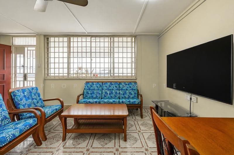 288 Yishun Avenue 6, 288 Yishun Avenue 6, Sembawang / Yishun, 3 Bedrooms, 904 sqft, HDB Flat For Sale, by Gina Tow, 500215859 - Living Room - PropertyGuru.com.sg