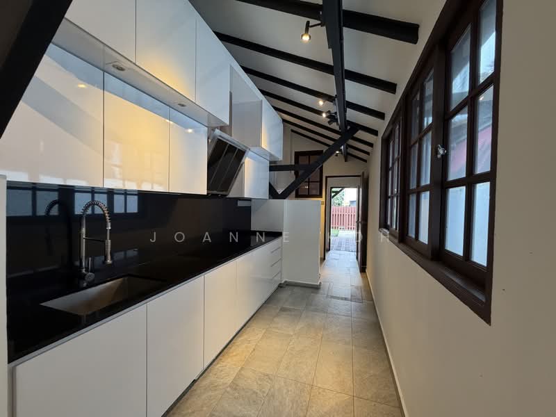 Gerald Mugliston Estate, Mugliston Gradens, 5 Bedrooms, 4,800 sqft, Semi-Detached House For Rent, by Joanne Koh, 500215864 - Kitchen - PropertyGuru.com.sg
