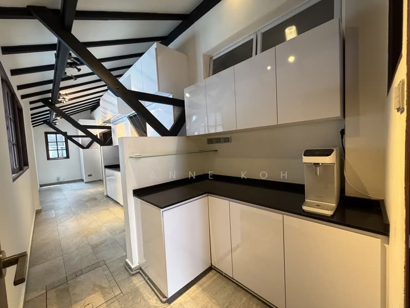 Gerald Mugliston Estate, Mugliston Gradens, 5 Bedrooms, 4,800 sqft, Semi-Detached House For Rent, by Joanne Koh, 500215864 - Kitchen - PropertyGuru.com.sg
