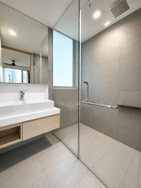 Sennett Residence, 31 Pheng Geck Avenue, 4 Bedrooms, 1,346 sqft, Condominium For Rent, by Magdeline Sng, 500215881 - Master Bathroom - PropertyGuru.com.sg