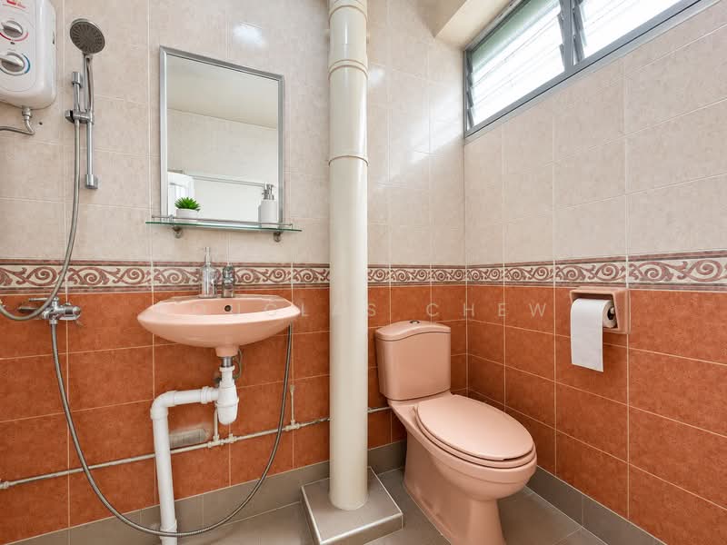 12 Toh Yi Drive, 12 Toh Yi Drive, 3 Bedrooms, 1,119 sqft, HDB Flat For Sale, by Douglas Chew, 500215882 - Bathroom - PropertyGuru.com.sg