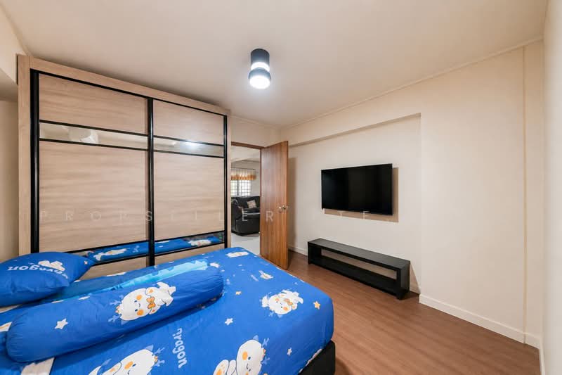 421 Woodlands Street 41, 421 Woodlands Street 41, 3 Bedrooms, 1,141 sqft, HDB Flat For Sale, by Gina Tow, 500215884 - Bedroom - PropertyGuru.com.sg
