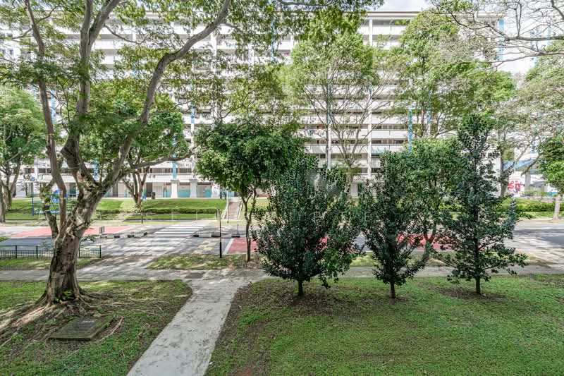 421 Woodlands Street 41, 421 Woodlands Street 41, 3 Bedrooms, 1,141 sqft, HDB Flat For Sale, by Gina Tow, 500215884 - Exterior - PropertyGuru.com.sg