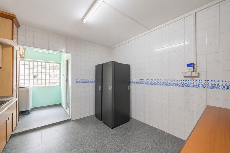 421 Woodlands Street 41, 421 Woodlands Street 41, 3 Bedrooms, 1,141 sqft, HDB Flat For Sale, by Gina Tow, 500215884 - Kitchen - PropertyGuru.com.sg