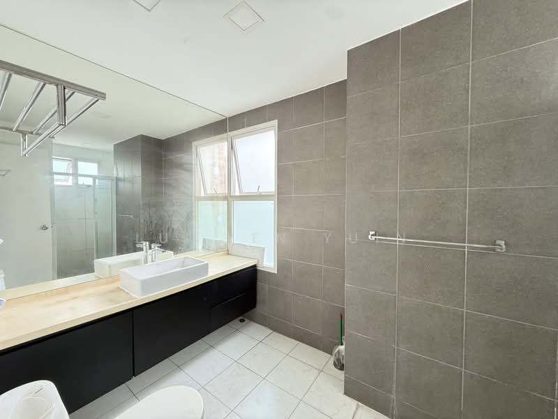 Blossoms @ Woodleigh, 14 Woodleigh Close, 3 Bedrooms, 2,680 sqft, Condominium For Rent, by Lui Yen Yuin, 500215886 - Bathroom - PropertyGuru.com.sg