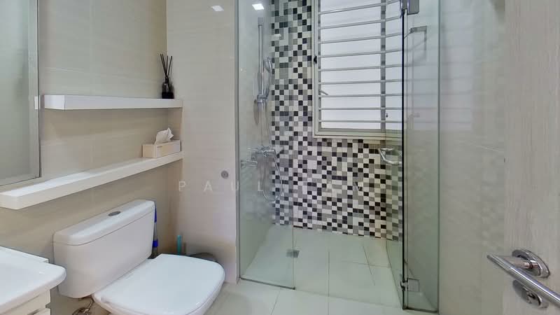 Sea Esta, 28 Pasir Ris Link, 4 Bedrooms, 1,367 sqft, Condominium For Rent, by Paul Fam, 500215893 - Bathroom - PropertyGuru.com.sg