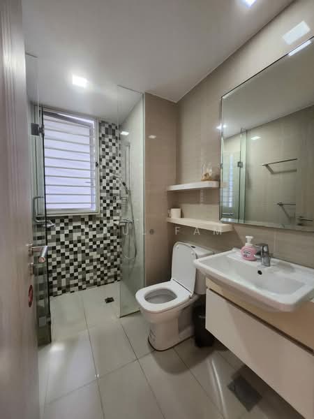 Sea Esta, 28 Pasir Ris Link, 4 Bedrooms, 1,367 sqft, Condominium For Rent, by Paul Fam, 500215893 - Bathroom - PropertyGuru.com.sg