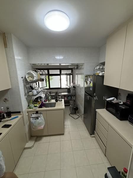152 Lorong 2 Toa Payoh, 152 Lorong 2 Toa Payoh, 3 Bedrooms, 926 sqft, HDB Flat For Rent, by Charpin Tan, 500215896 - Kitchen - PropertyGuru.com.sg