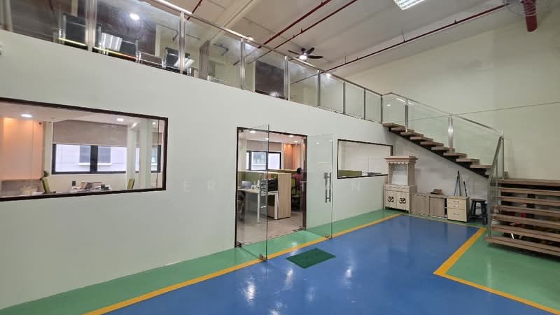 Citilink Warehouse Complex, 102E Pasir Panjang Road, 1,410 sqft, Light Industrial (B1) For Sale, by Erik Tan, 500215904 - CommercialGuru.com.sg