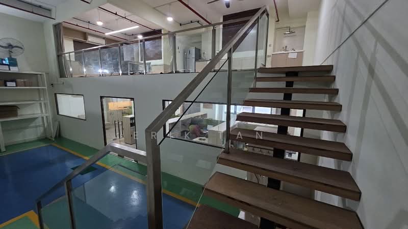 Citilink Warehouse Complex, 102E Pasir Panjang Road, 1,410 sqft, Light Industrial (B1) For Sale, by Erik Tan, 500215904 - CommercialGuru.com.sg