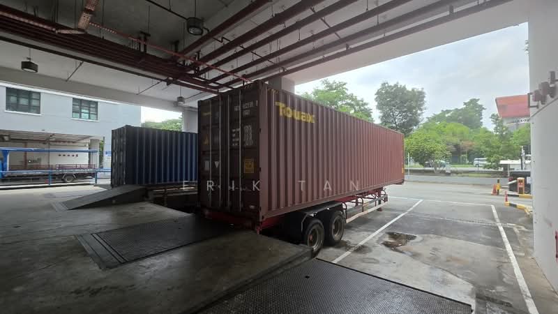 Citilink Warehouse Complex, 102E Pasir Panjang Road, 1,410 sqft, Light Industrial (B1) For Sale, by Erik Tan, 500215904 - CommercialGuru.com.sg