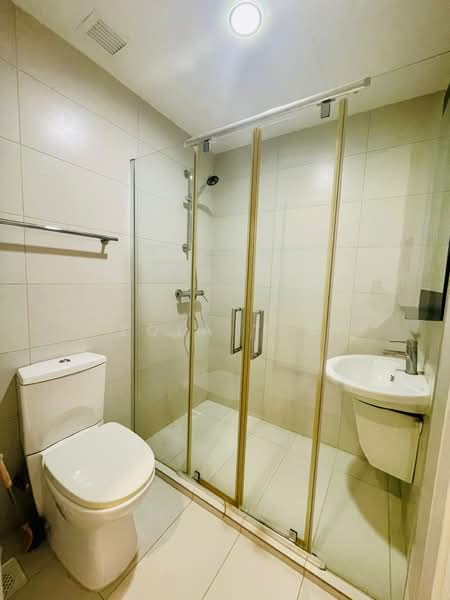 15 Canberra Drive photo 4