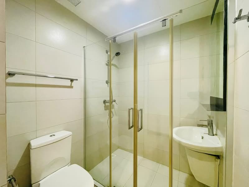 15 Canberra Drive photo 5