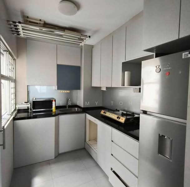 17 Cantonment Close, 17 Cantonment Close, 3 Bedrooms, 969 sqft, HDB Flat For Rent, by Jeremy Toh, 500215917 - Kitchen - PropertyGuru.com.sg