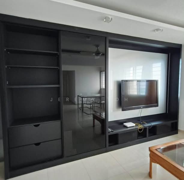 17 Cantonment Close, 17 Cantonment Close, 3 Bedrooms, 969 sqft, HDB Flat For Rent, by Jeremy Toh, 500215917 - Living Room - PropertyGuru.com.sg
