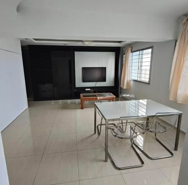 17 Cantonment Close, 17 Cantonment Close, 3 Bedrooms, 969 sqft, HDB Flat For Rent, by Jeremy Toh, 500215917 - Living Room - PropertyGuru.com.sg