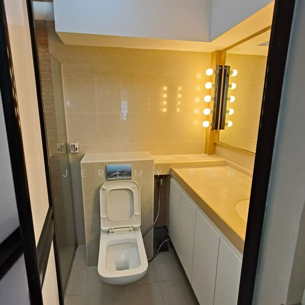 17 Cantonment Close, 17 Cantonment Close, 3 Bedrooms, 969 sqft, HDB Flat For Rent, by Jeremy Toh, 500215917 - Bathroom - PropertyGuru.com.sg