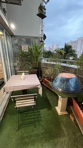 533 Hougang Avenue 6, 533 Hougang Avenue 6, 3 Bedrooms, 1,560 sqft, HDB Flat For Sale, by Uthirapathi Sowmya (Sowmya), 500215970 - Balcony - PropertyGuru.com.sg