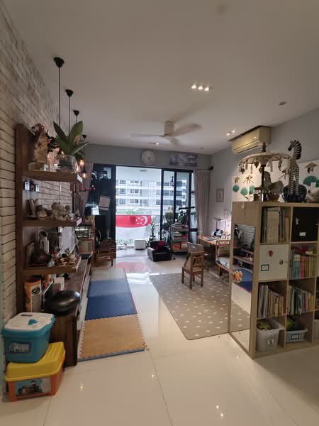 The Interlace, 198 Depot Road, 3 Bedrooms, 1,464 sqft, Condominium For Sale, by Kelvin Tay, 500215977 - Living Room - PropertyGuru.com.sg