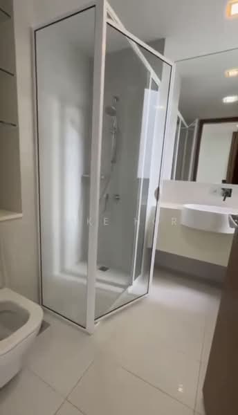 The Wharf Residence, 7 Tong Watt Road, 2 Bedrooms, 1,065 sqft, Condominium For Rent, by Jake Hor, 500216033 - Bathroom - PropertyGuru.com.sg