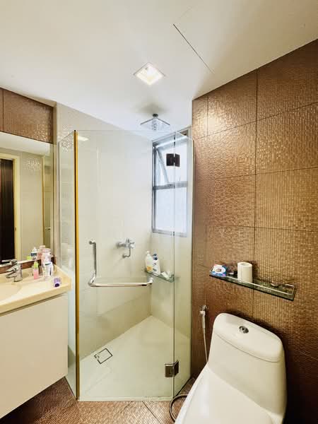 Parkview Apartments, 3 Bukit Batok Street 25, 3 Bedrooms, 1,119 sqft, Apartment For Sale, by Lam Min Yi, 500216040 - Bathroom - PropertyGuru.com.sg
