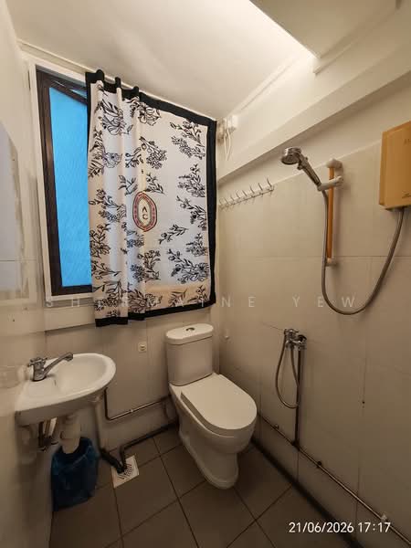 34 Jalan Bukit Ho Swee, 34 Jalan Bukit Ho Swee, Room Rental, 150 sqft, HDB Flat For Rent, by Shermaine Yew, 500216041 - Bathroom - PropertyGuru.com.sg